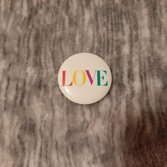 Set of 5 retro buttons and pins - Picture 5 of 6